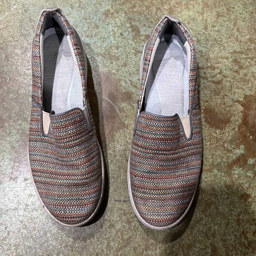 Dansko size 41 multi color shoe